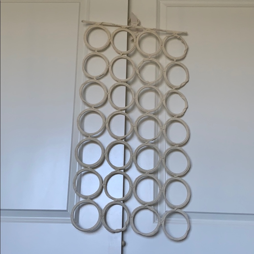 Loop Scarf Hanger